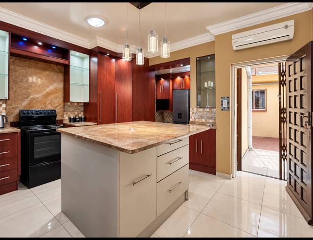 2 BEDROOM TOWNHOUSE FOR SALE IN THREE RIVERS